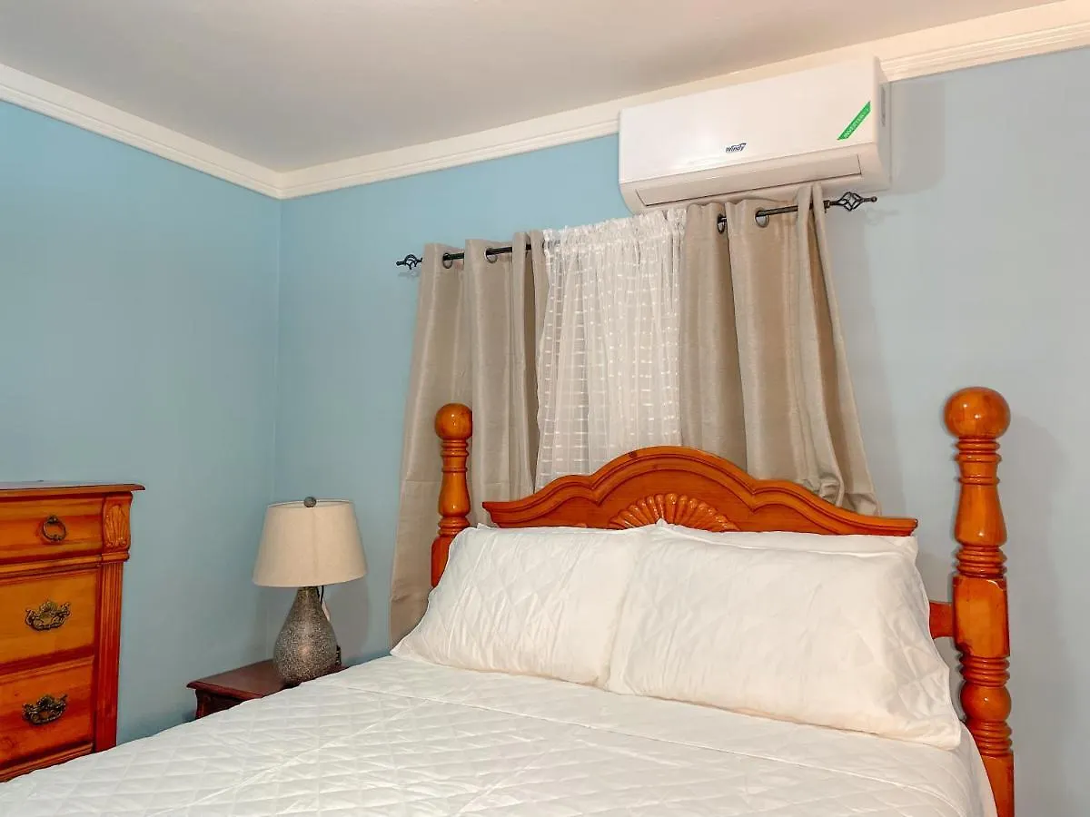 Lola'S Tropical Oasis Apartamento Montego Bay
