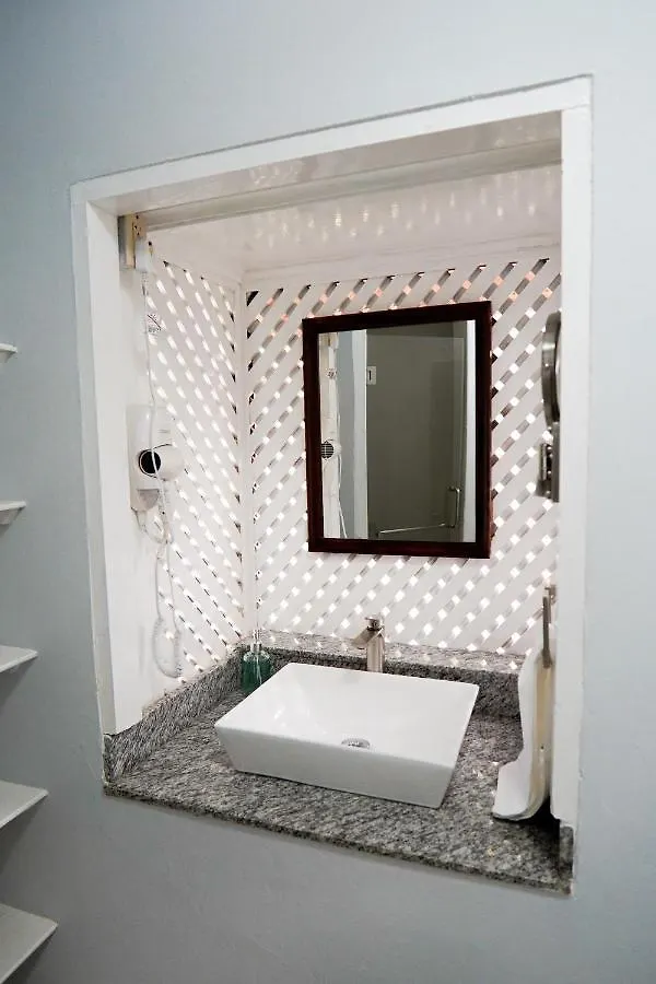 Lola'S Tropical Oasis Apartamento Montego Bay